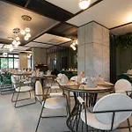 Western Hotel 4*
