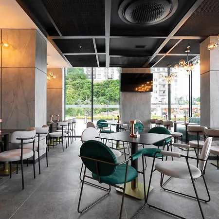 Western 特拉布宗