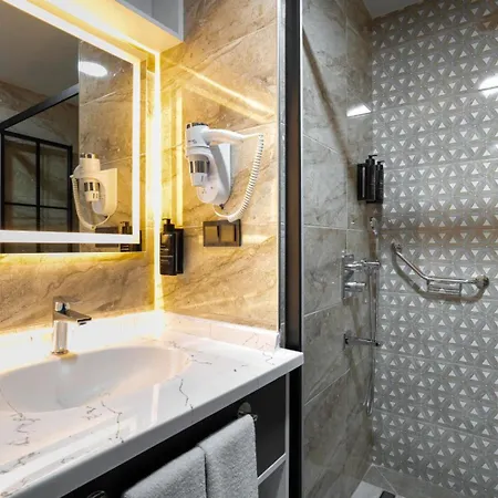 Western 特拉布宗